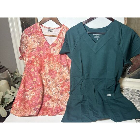 Lot 2 Grey's Anatomy Barco Printed V-Neck Scrub Top Size S Deep Forest Gardena - Picture 1 of 9